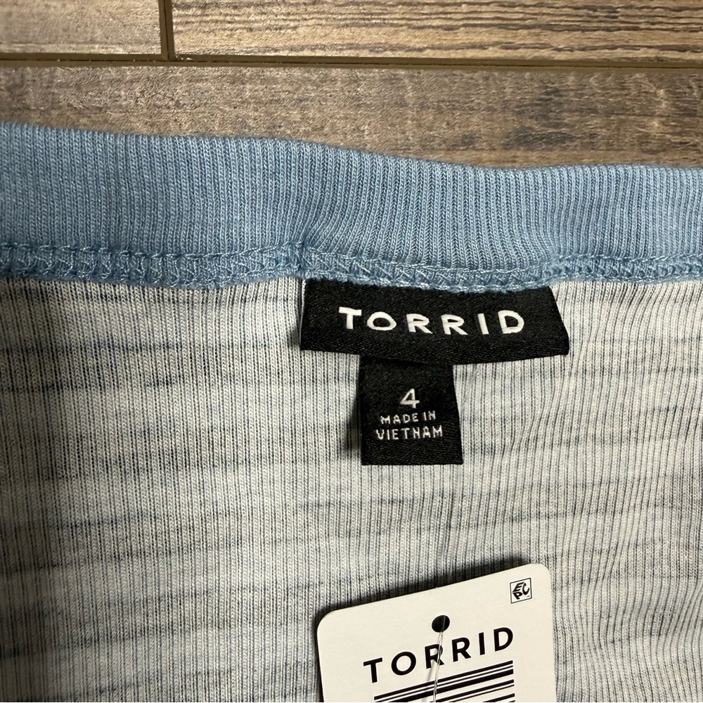 Torrid Ribbed Scoop Henley Neck Blue Striped Tank Top Women's 4X NWT - Picture 4 of 9